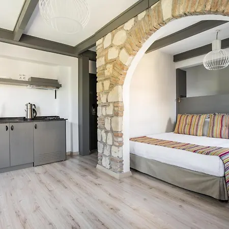 Lovely Studio Flat Near Hadrians Gate Apartment Antalya