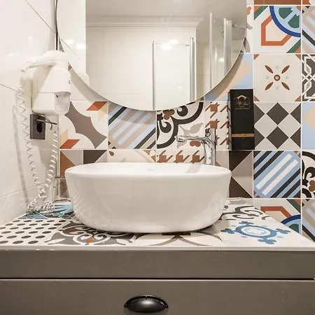Lovely Flat Near Hadrians Gate